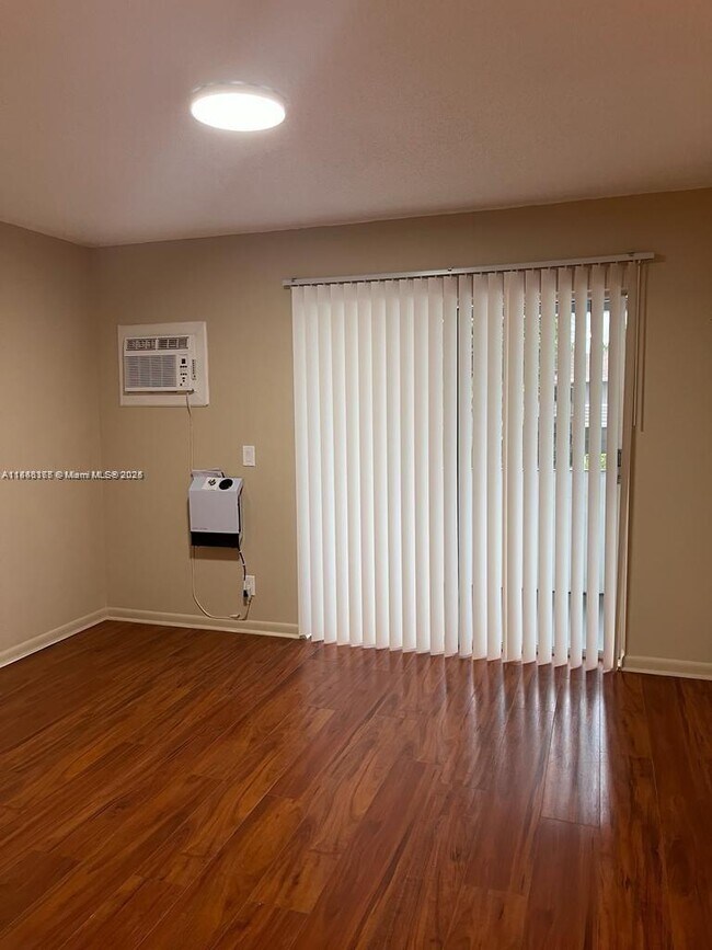 Photo - 145 Canterbury F Unidad 145