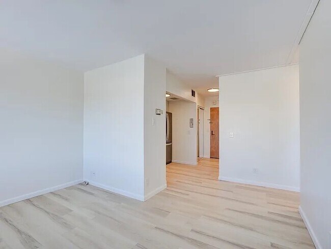 Building Photo - 555 E William St Rental