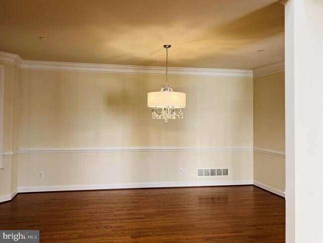 Photo - 107 Shilling Ave