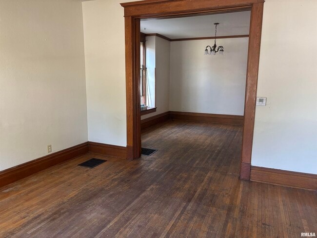 Photo - 2319 East St