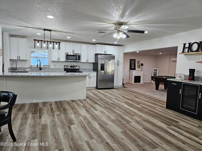 Photo - 872 Sadnet Cir NE