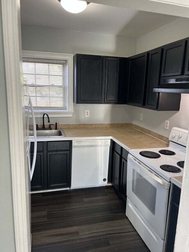 Photo - 2367 Cascade Rd