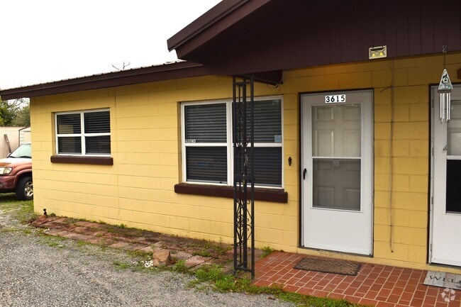 Building Photo - 3615 E 14th St Rental