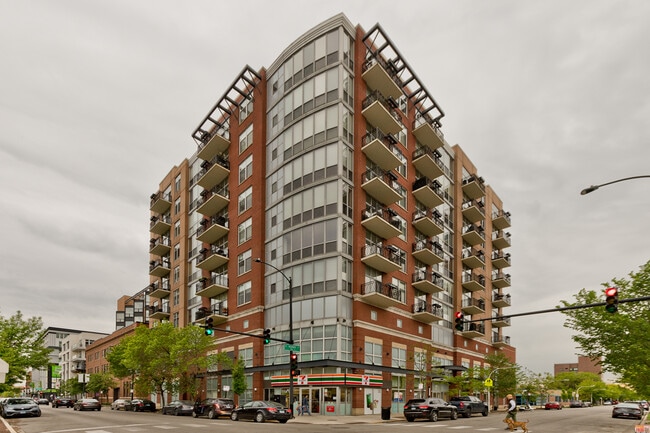 Building Photo - 1201 W Adams St Unit Beautiful 1 bed west loop condo