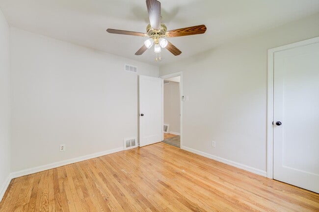 Photo - 8015 Aline Ave