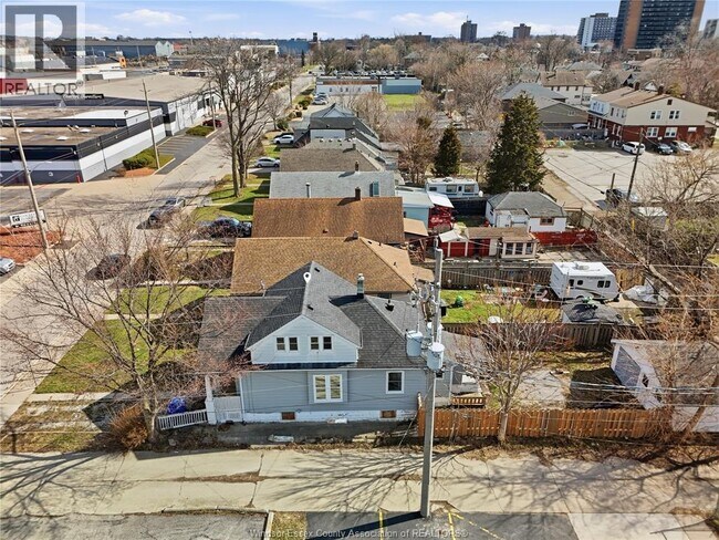 Photo - 1231 Windsor Ave