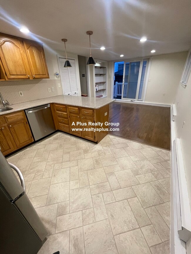 Photo - 842 South St Unit #1B