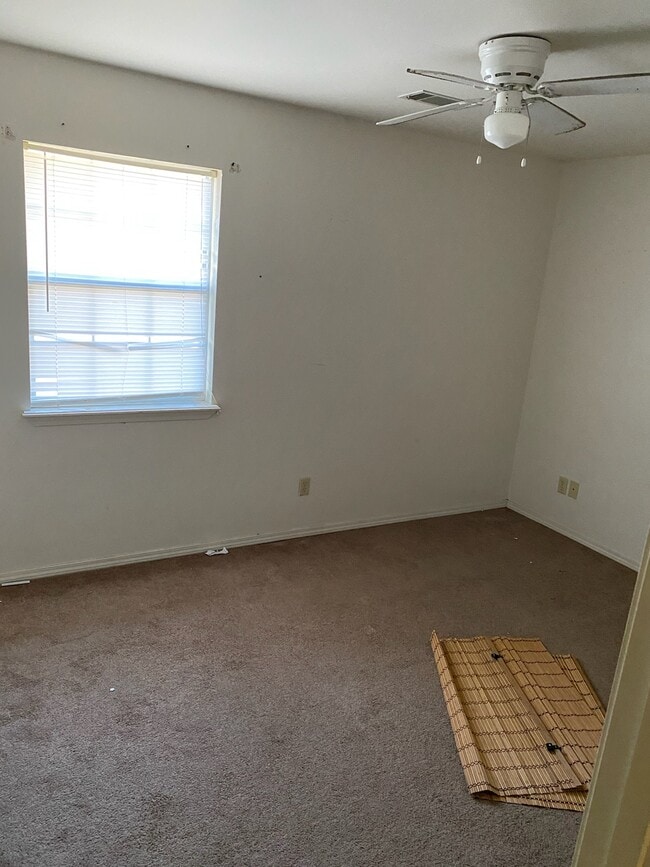 Building Photo - 314 S Adams St