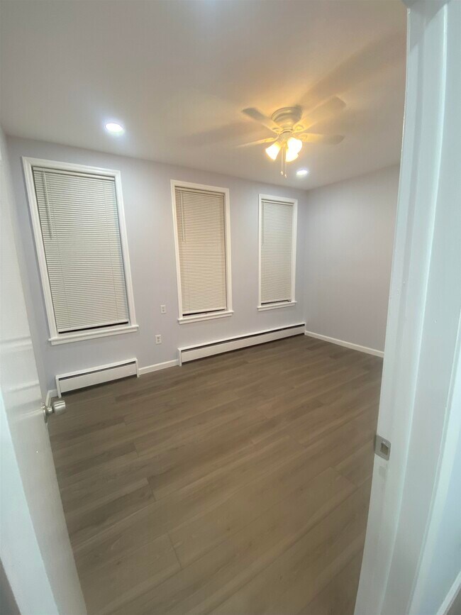 Photo - 1204 13TH St