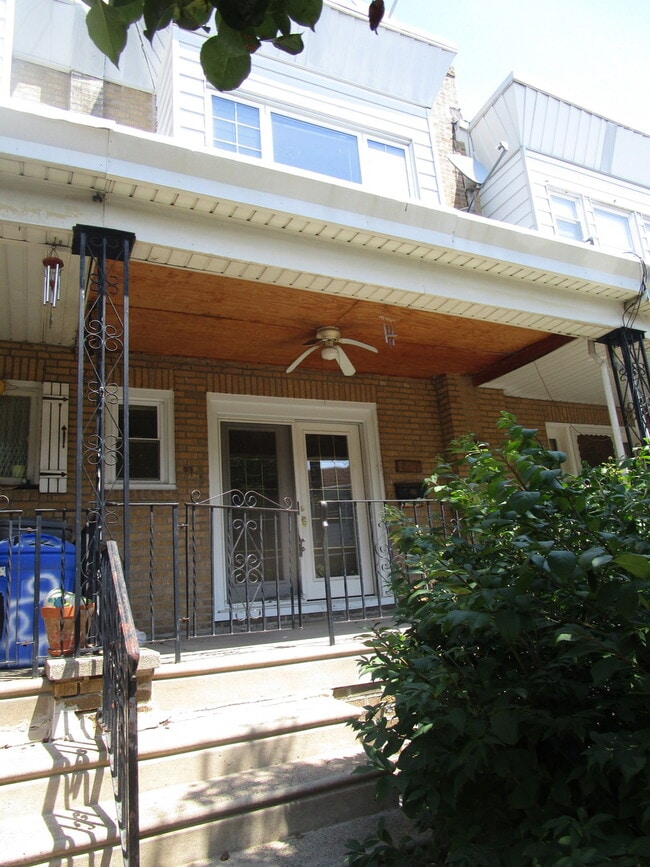 Building Photo - Remodeled Front Porch Home - Frankford