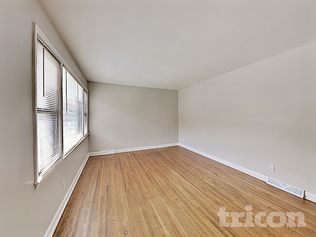 Photo - 1133 Penrose Ln