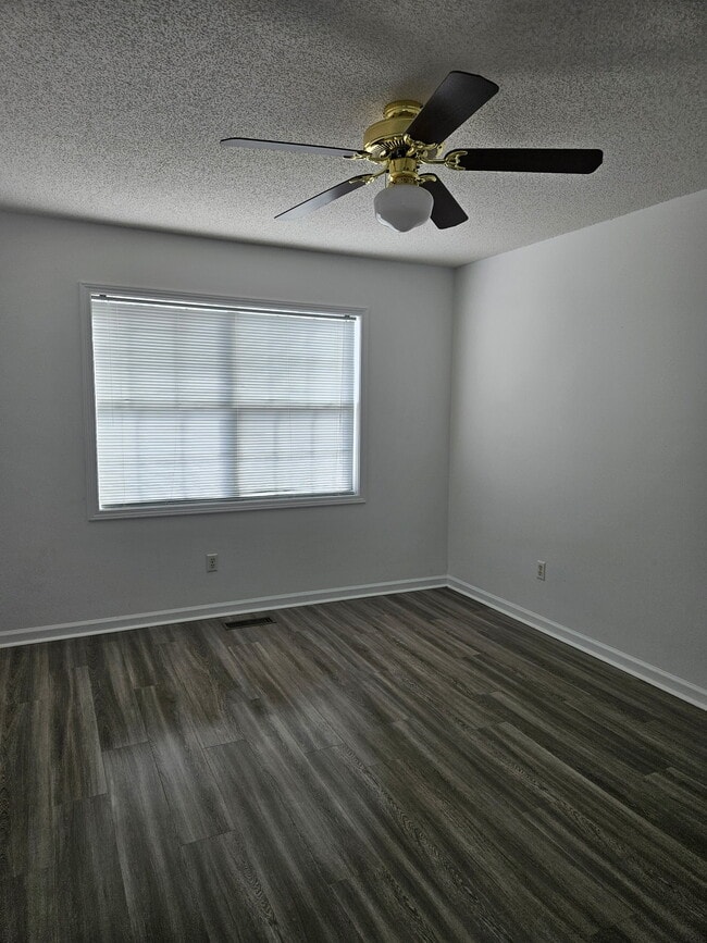 Photo - 130 Commons Dr