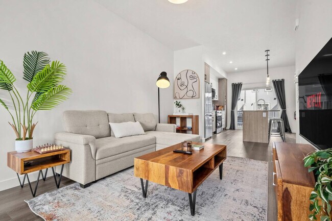 Photo - 2231-2281 81 St S W Unité SI ID1511975P