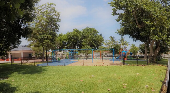 Building Photo - 744 85th St Unit 3