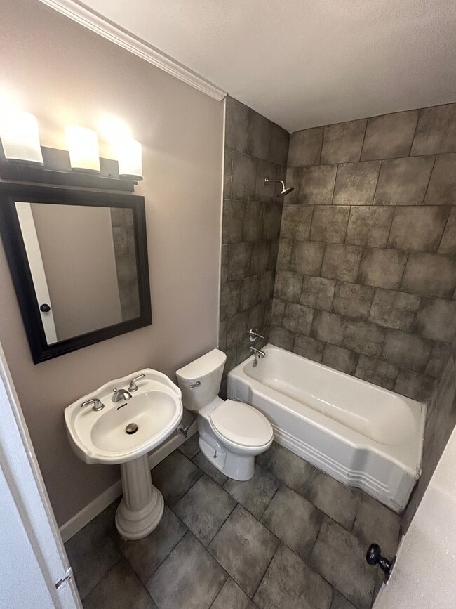 Photo - 13 Brantwood Dr