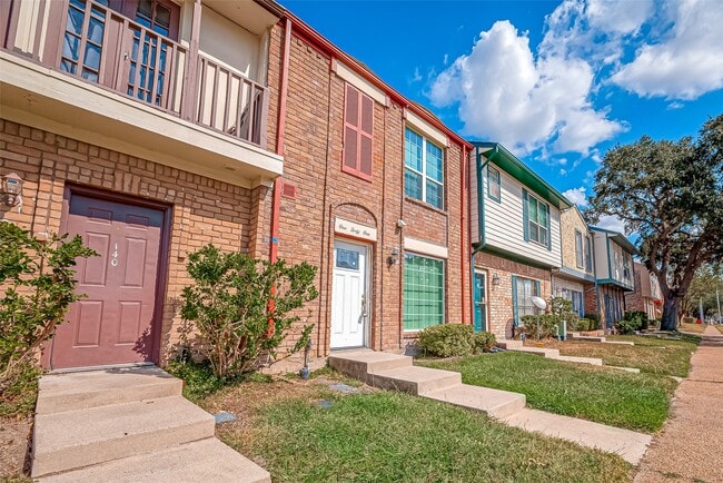 Photo - 7700 Creekbend Dr Unit 141