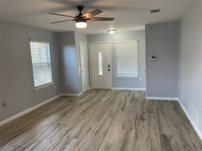 3401 Sand Dunes Ave