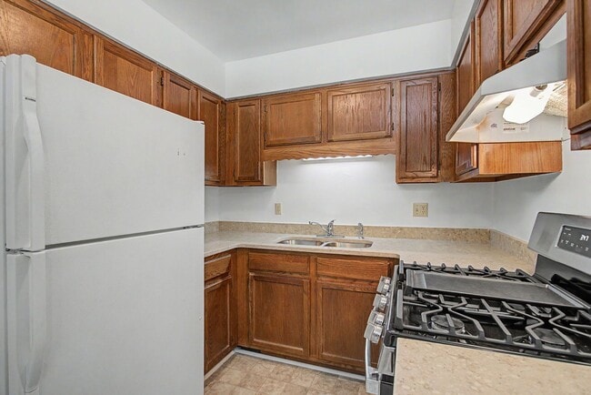 Photo - 15324 Warwick Blvd