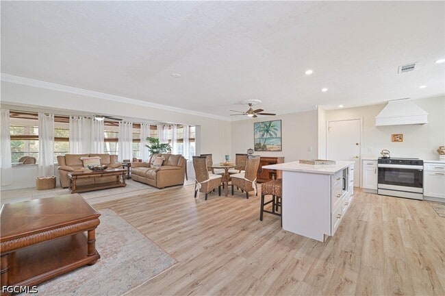 Building Photo - 4520 SE 9th Ave