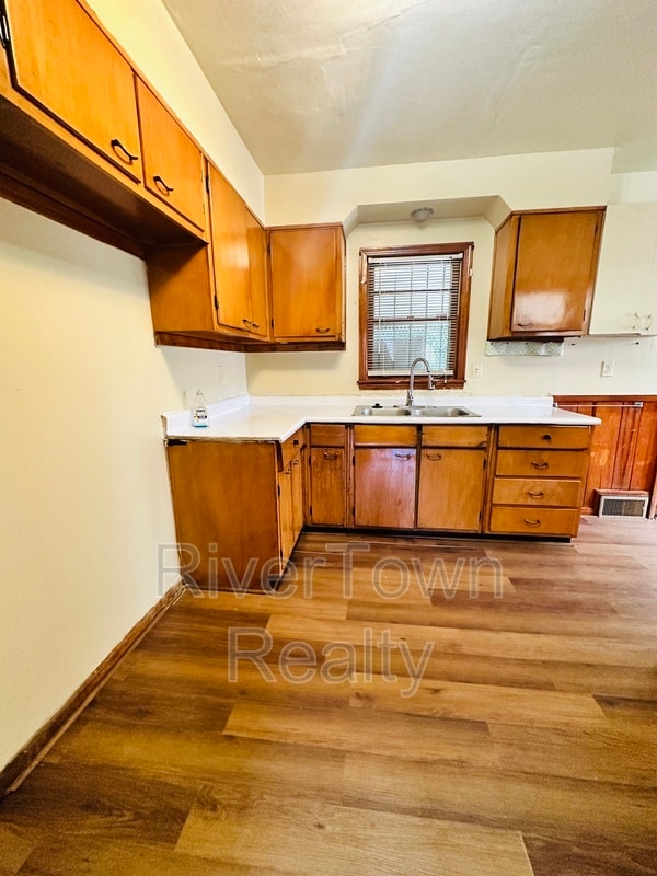 Photo - 1436 Whitney Ave