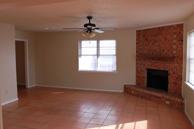 Photo - Updated 3/2/1 Great location for TTU/LCU/Medical District - Available AUGUST