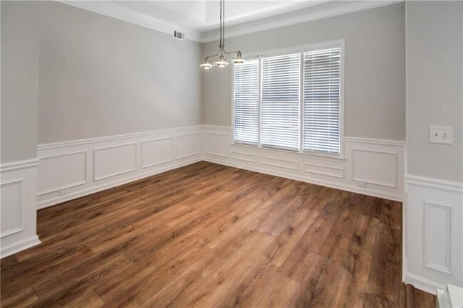 Photo - 258 Brookcliff Dr NE