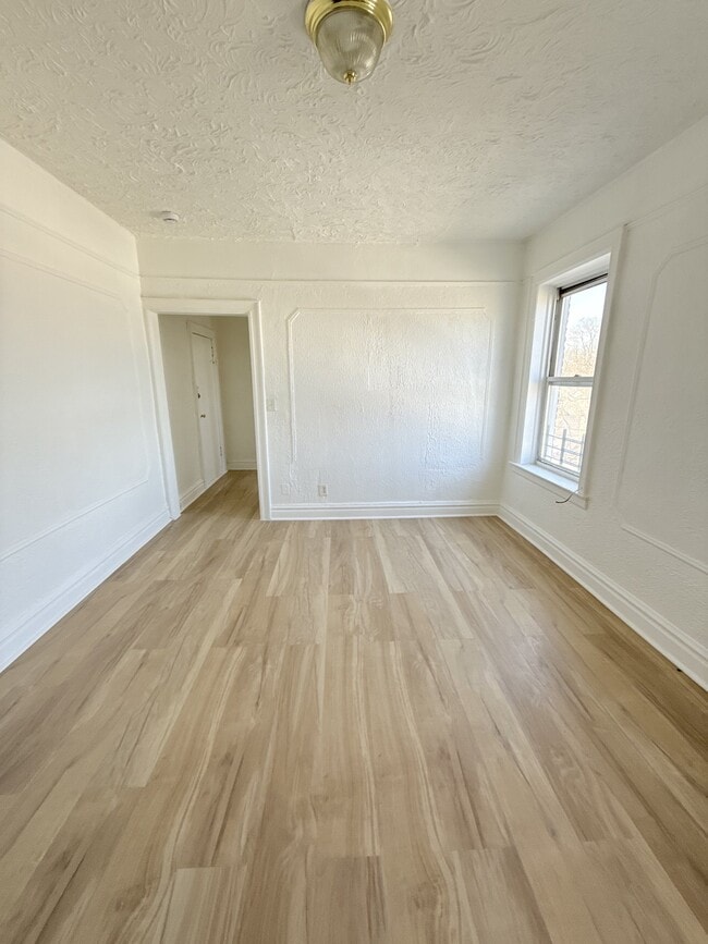 Photo - 35 Kensington Ave Unit D2