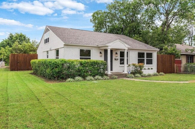 Building Photo - 4816 W Mockingbird Ln