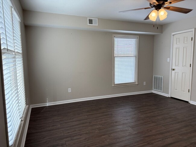 Photo - 3-Bedroom Townhome Just Minutes From Downtown Hickory!