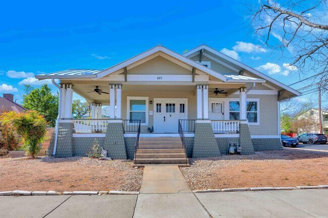 Photo - 615 W 33rd St