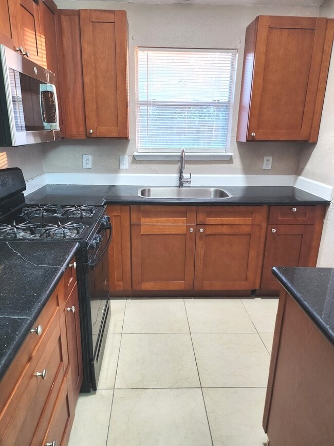 6705 Dinner Creek Ct