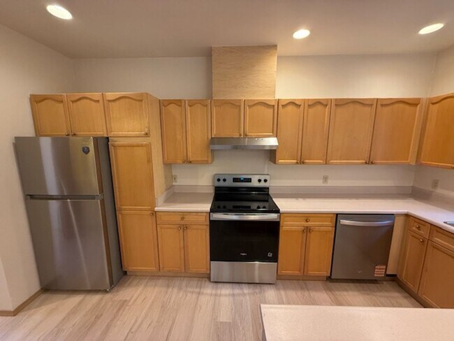 Photo - CHARMING 2 BED, 2 BATH KIRKLAND TOWNHOME W...