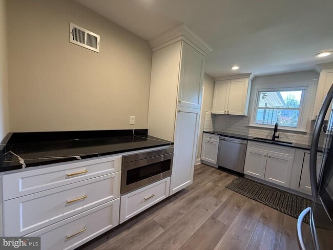 Photo - 331 Candlewood Rd