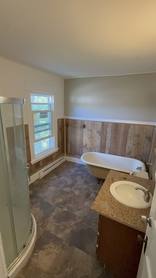 703 Valley Dr