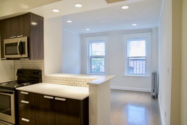 Photo - 32 Queensberry St Unit 9
