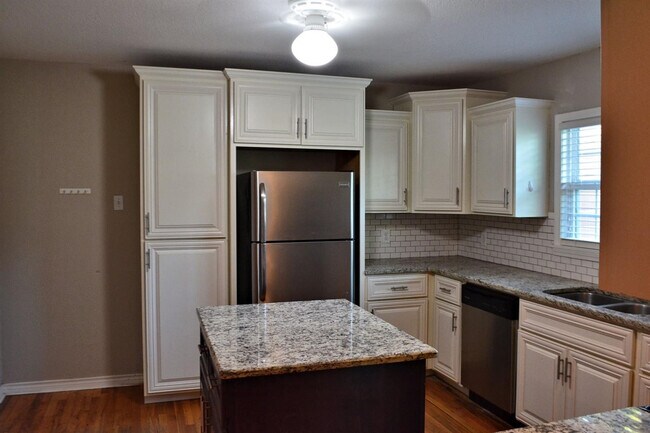 Photo - 3213 26th St