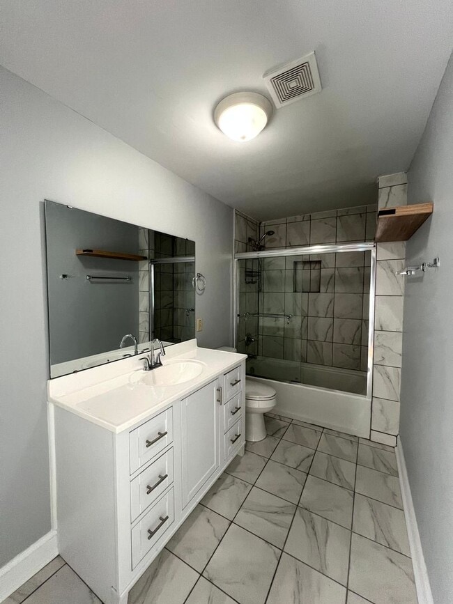 Photo - 223 Judd St