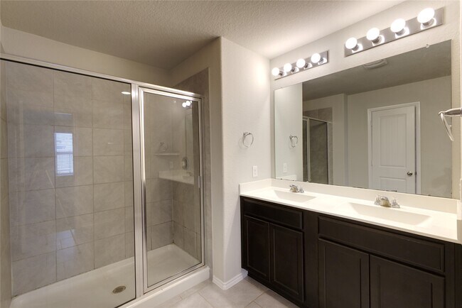 Photo - 707 Desert Pea Ln