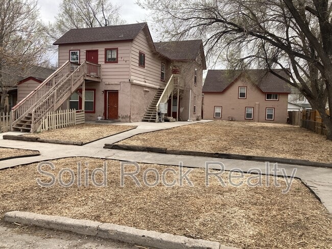 Building Photo - 714 E 3rd St Unit 4