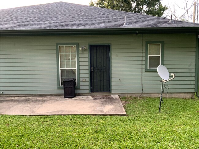 Photo - 3006 Bolt St
