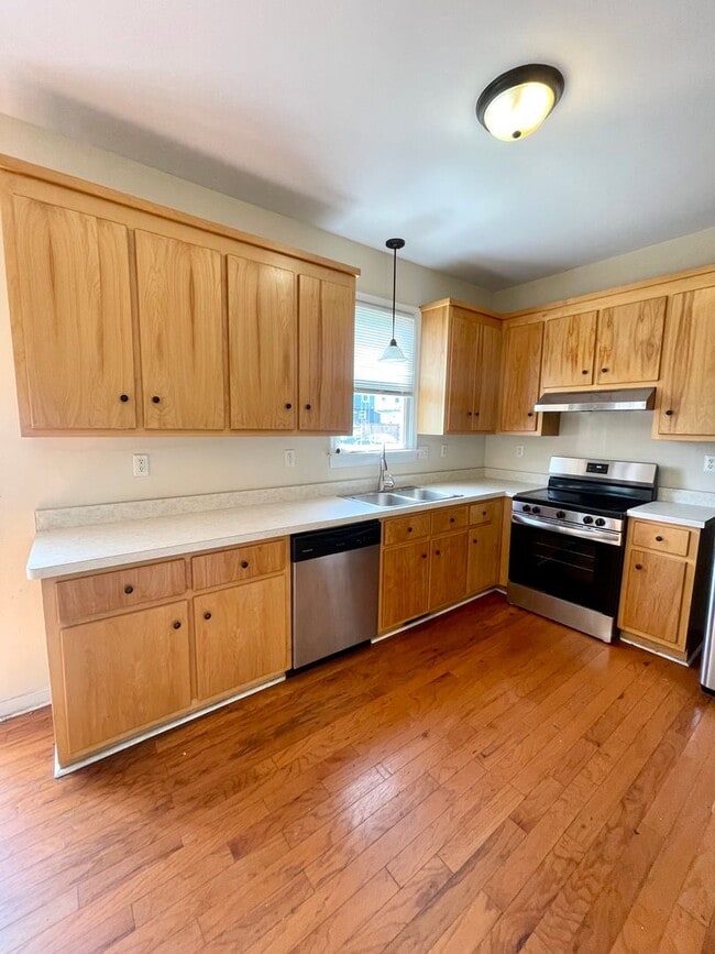 Photo - 731 W Leigh St
