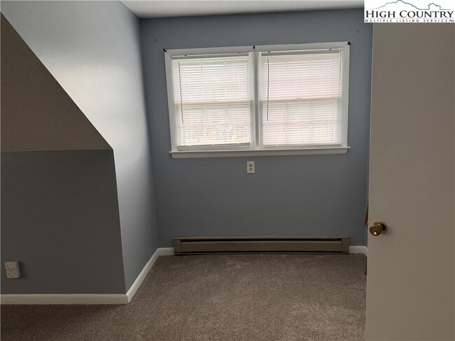 Photo - 146 Old East King St