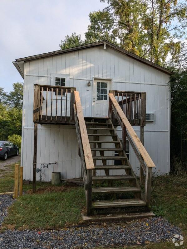 Building Photo - 106 Park St Unit 106E Rental