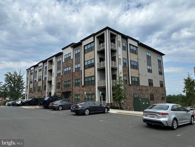 Building Photo - 46270 Mount Allen Ter Unit 203 Rental
