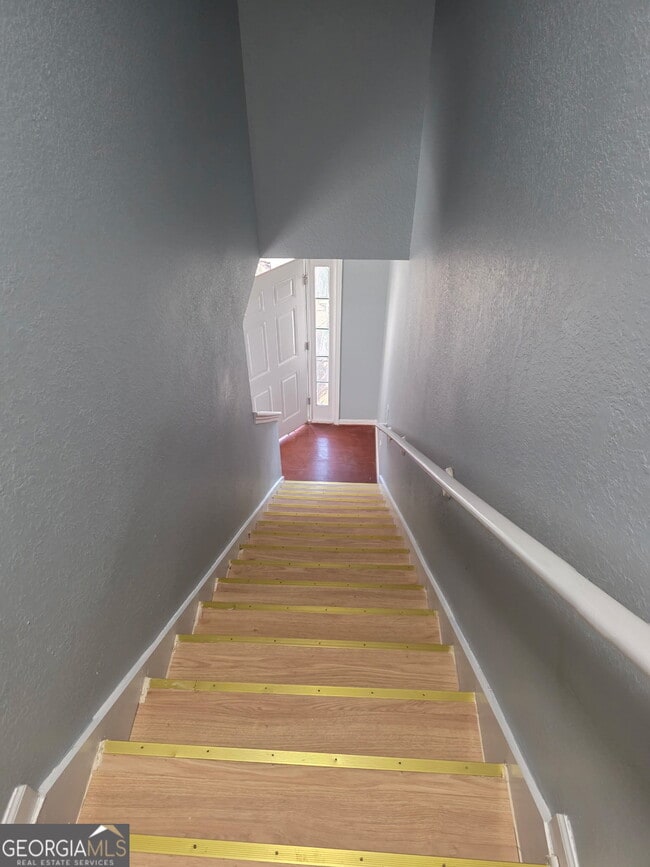 Photo - 321 Brookview Dr