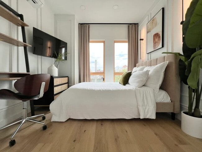 Furnished room/NOT APARTMENT
