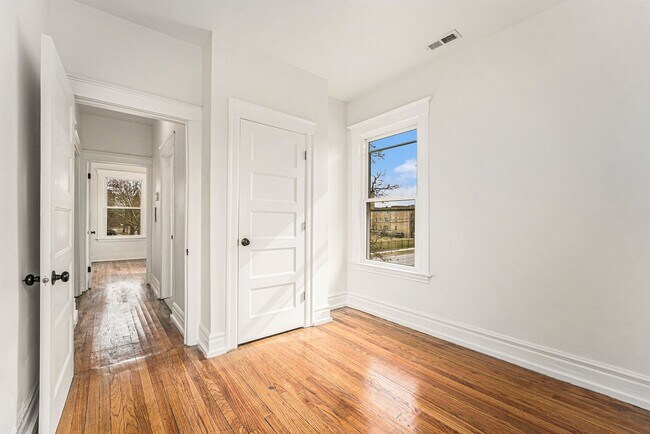 Photo - Charming Haven: Dunedin's Six-Family Gem House