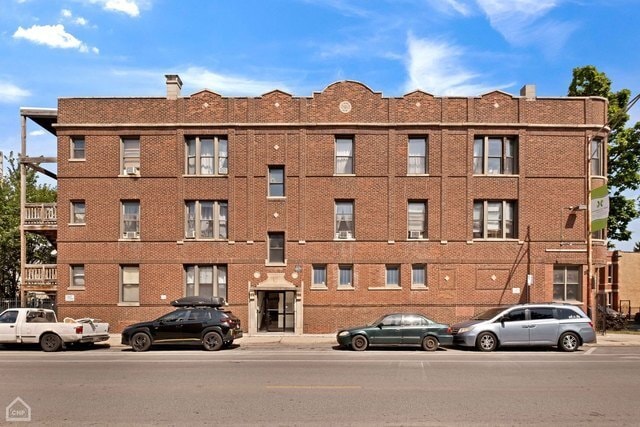 Building Photo - 2842 W Augusta Blvd Unit 2W Rental
