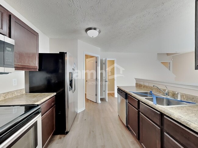 Photo - 2376 Blackthorn Dr
