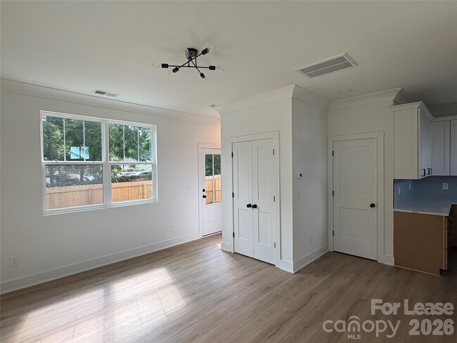 Photo - 2903 Clyde Dr